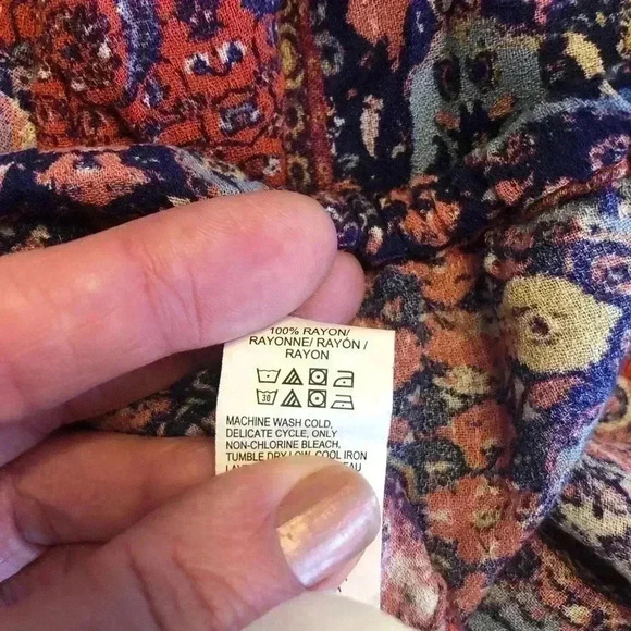 Lucky Brand | Red & Blue Floral Pattern Blouse - Picture 4 of 4